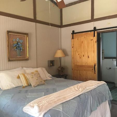 Acorn Hideaways Canton Sweet Tweet Guesthouse King Bed Extérieur photo
