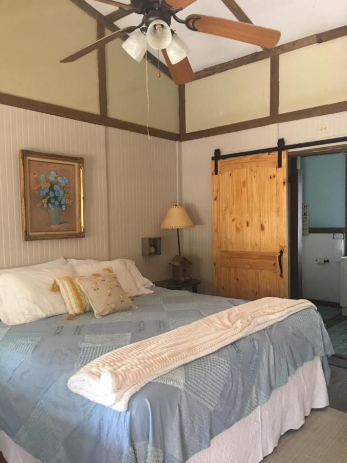 Acorn Hideaways Canton Sweet Tweet Guesthouse King Bed Extérieur photo